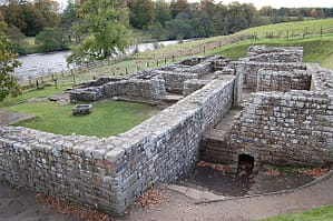 Os restos de uma casa de banho romana no local do forte de Chesters, uma das mais bem preservadas ao longo do Muro de Adriano.