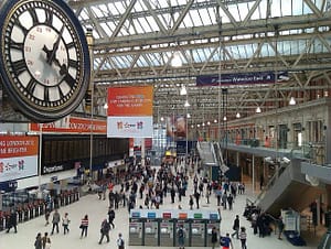 O famoso relógio da Estação Waterloo é um dos muitos que usa predominantemente algarismos romanos. 